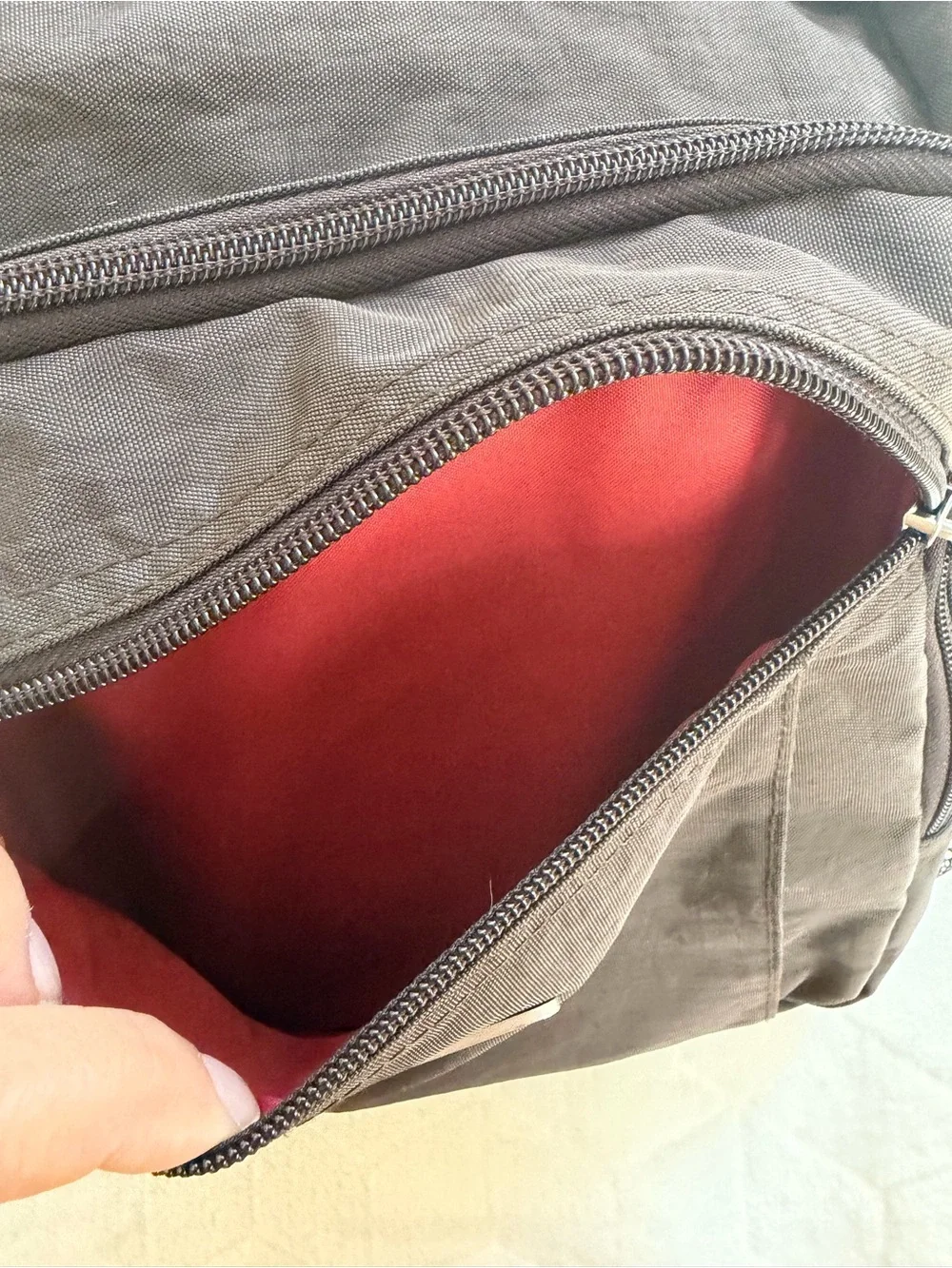 Baggallini sling crossbody travel bag - Picture 9 of 14